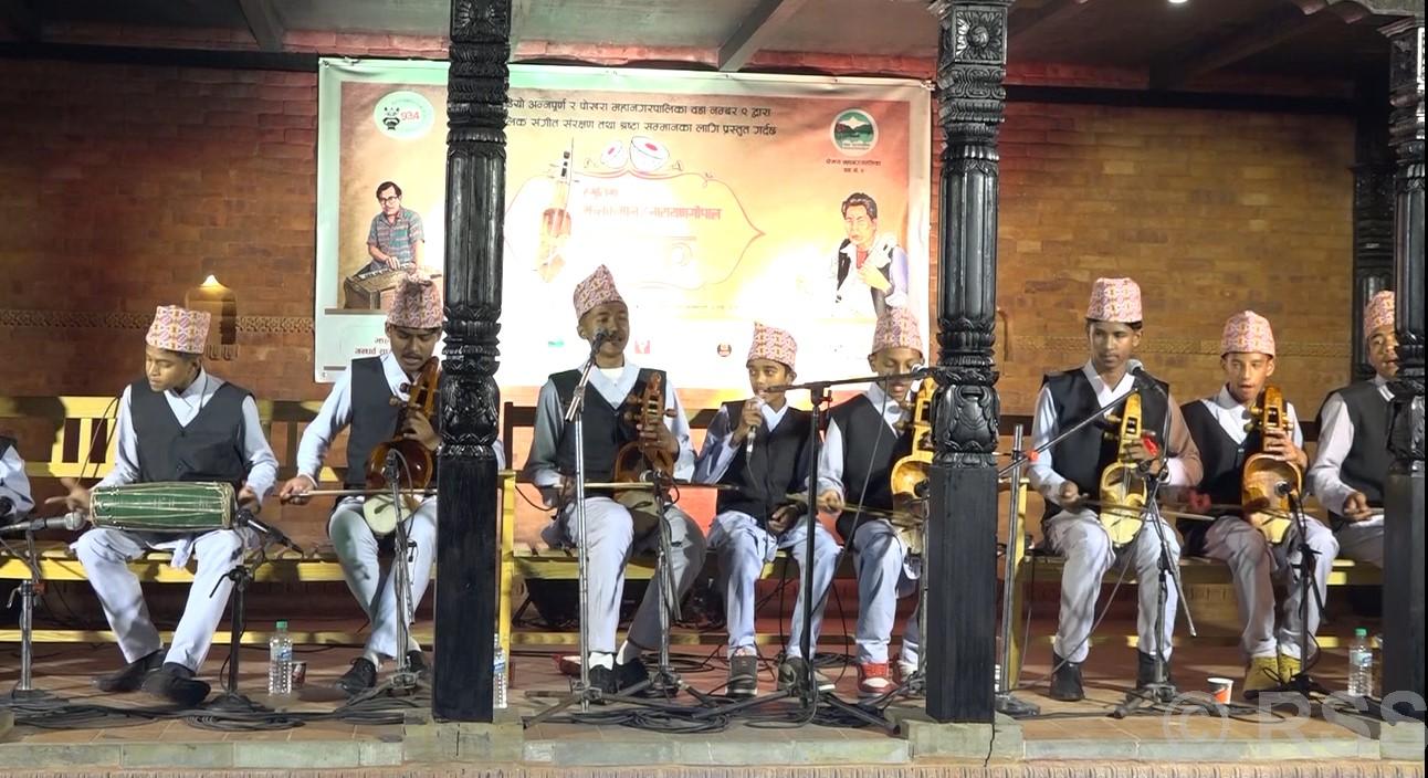 गुन्जिए नारायणगोपाल र झलकमानका गीत